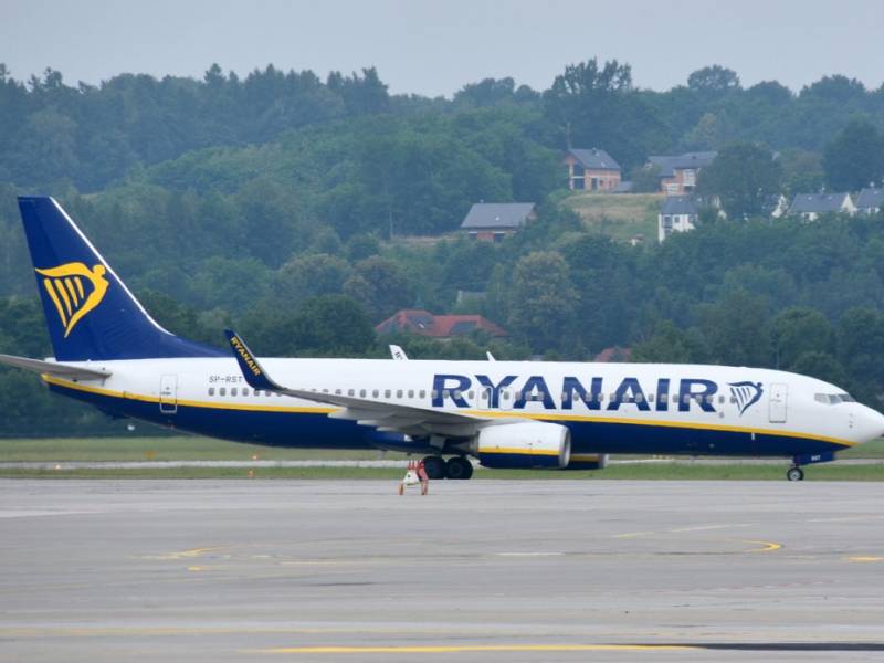 Ryanair złożył pozew domagając się 3000 euro odszkodowania od agresywnego pasażera